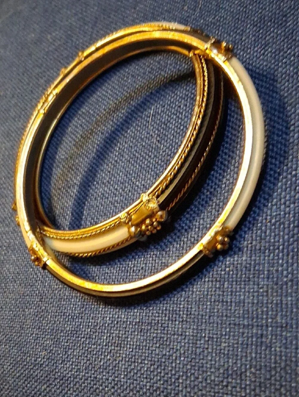 1960's Vintage Elegant White and Gold Two-Tone Bangle Bracelet